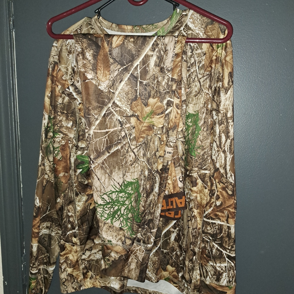 Realtree Camouflage Mid Weight Base Layer Set Mens Large Top And Bottoms